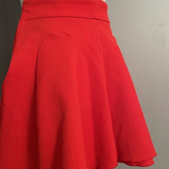Divided by H&M Red Ribbed A-Line Flare Mini Skirt with Zip side - Size 6US - Picture 2 of 4